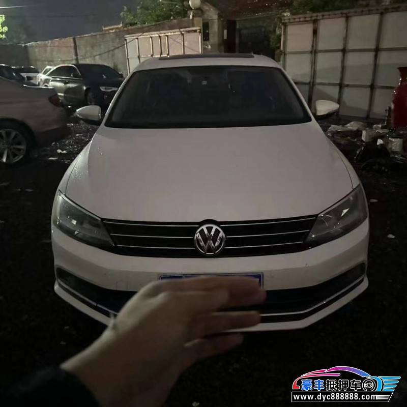 17年大众速腾轿车抵押车出售