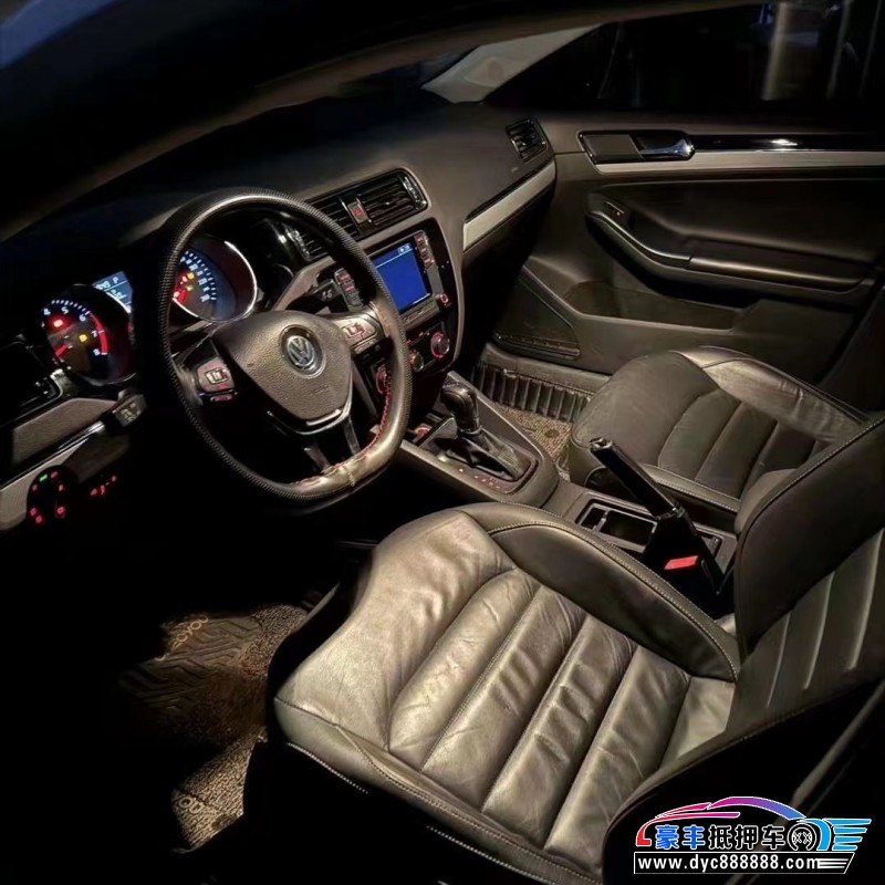 17年大众速腾轿车抵押车出售