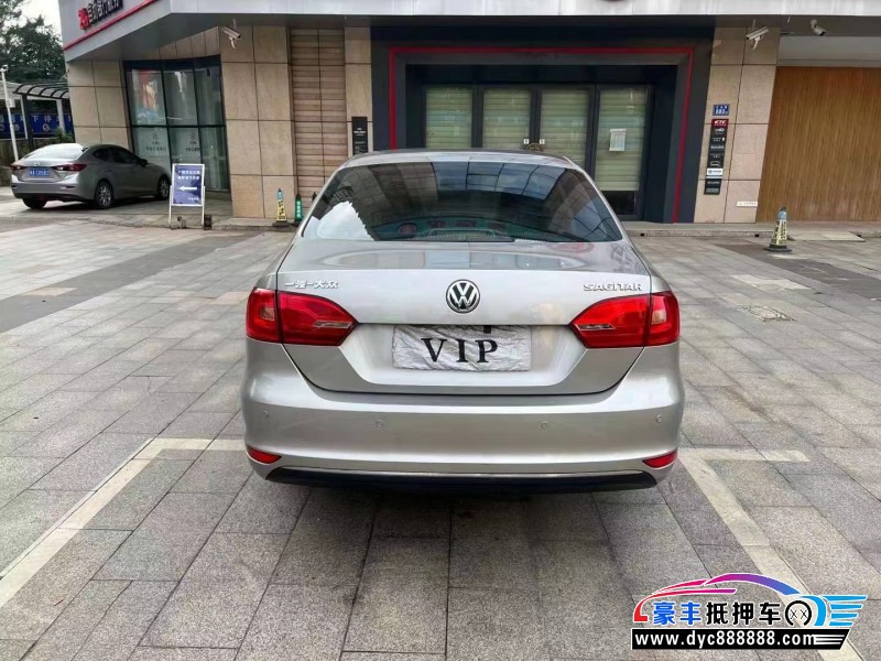 13年大众速腾轿车抵押车出售