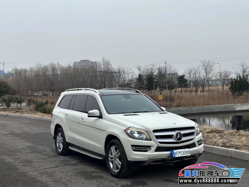 13年奔驰GL轿车抵押车出售