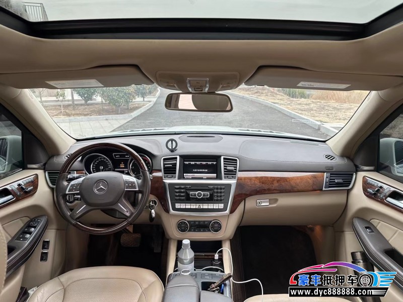 13年奔驰GL轿车抵押车出售