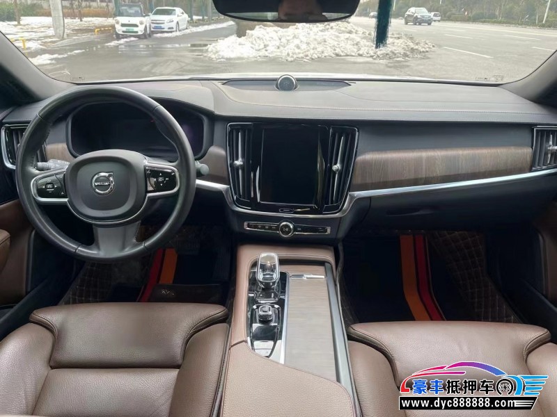22年沃尔沃S90轿车抵押车出售