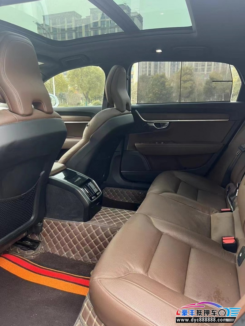 22年沃尔沃S90轿车抵押车出售