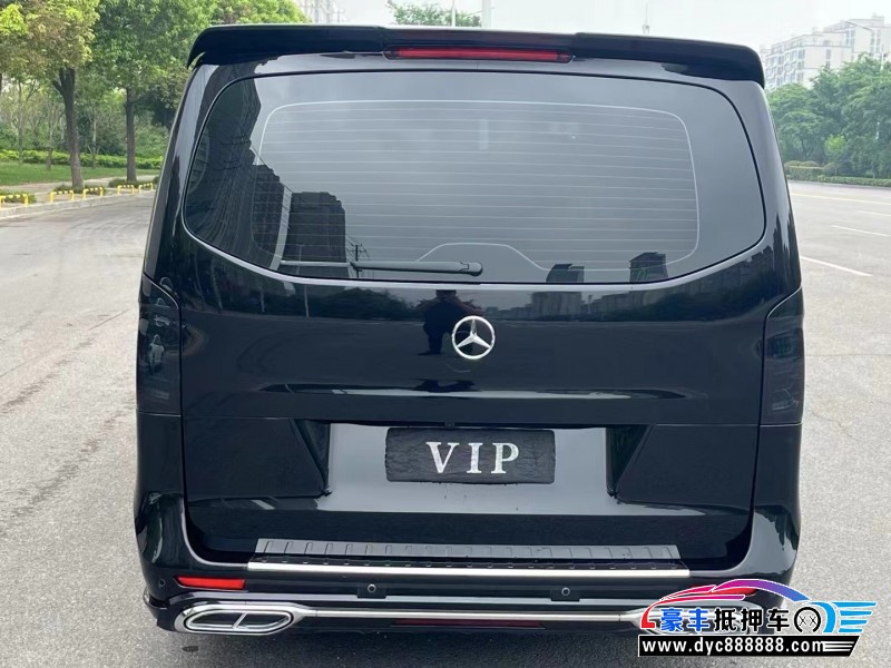23年奔驰威霆轿车抵押车出售