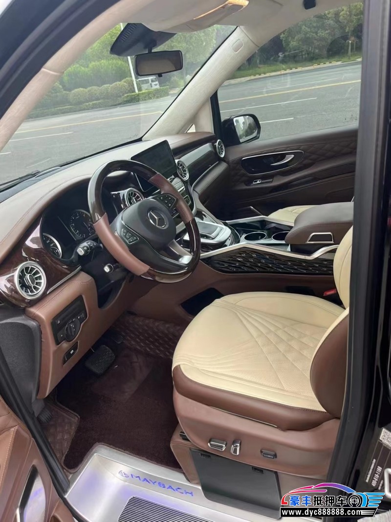 23年奔驰威霆轿车抵押车出售