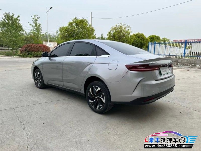 24年吉利几何轿车抵押车出售