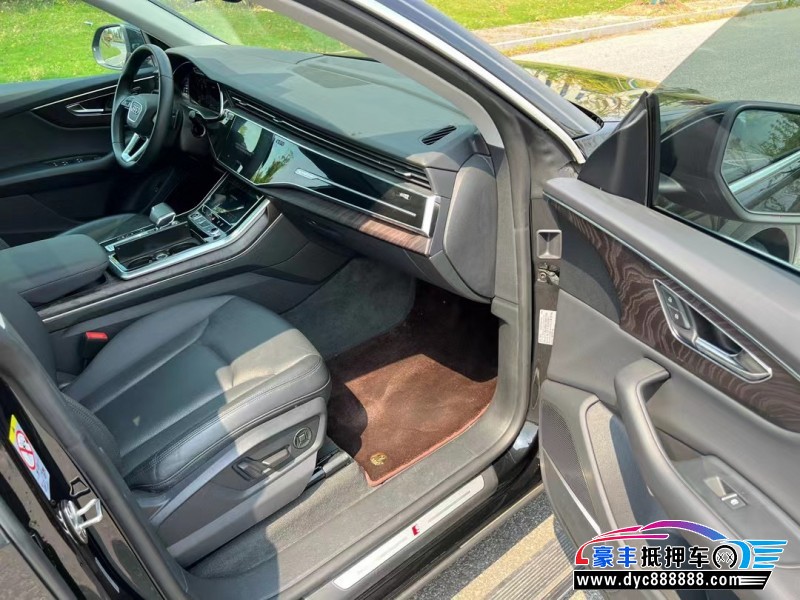 23年奥迪Q8轿车抵押车出售