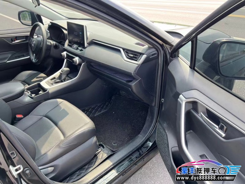 21年丰田威兰达轿车抵押车出售