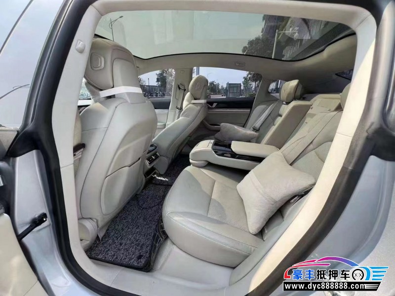 23年哪吒S轿车抵押车出售