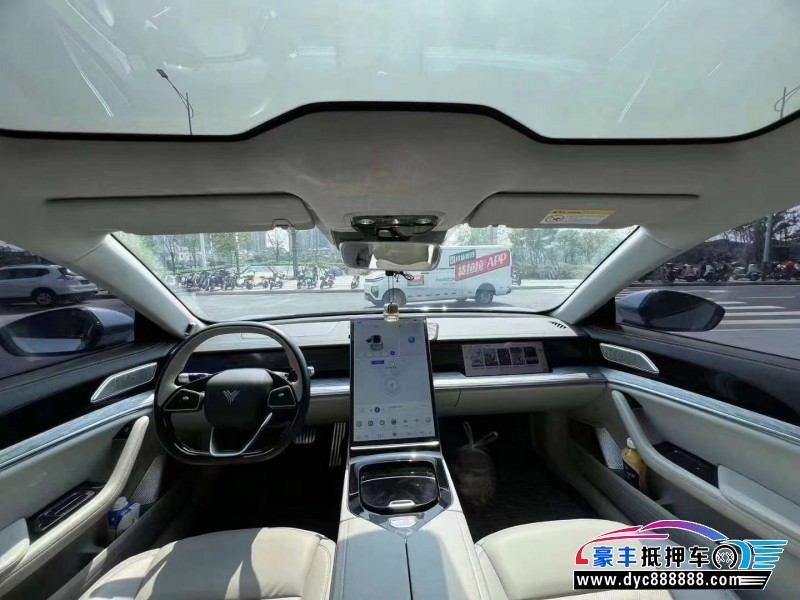 23年哪吒S轿车抵押车出售