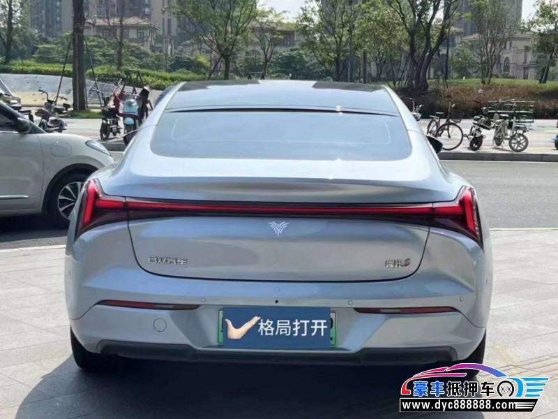 23年哪吒S轿车抵押车出售