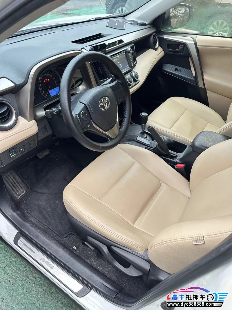 15年丰田RAV4轿车抵押车出售