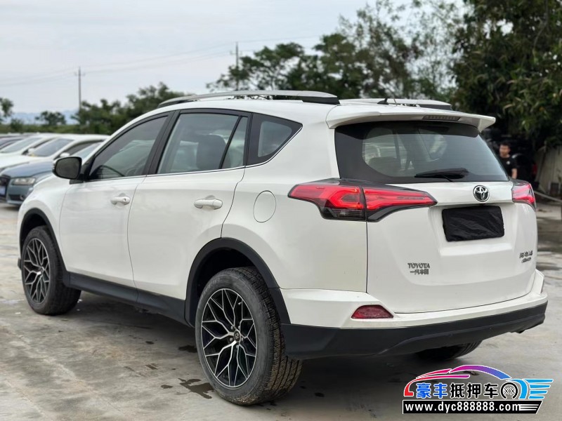 14年丰田RAV4轿车抵押车出售