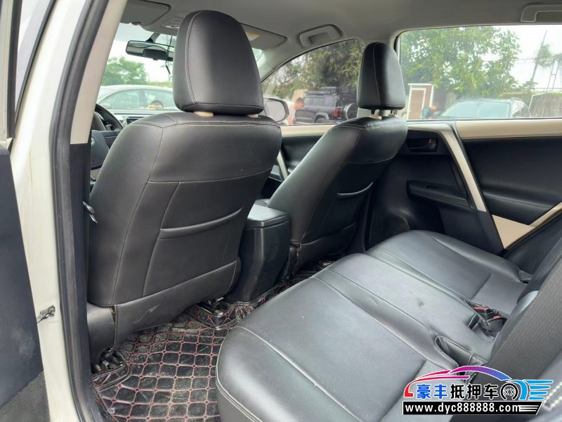 14年丰田RAV4轿车抵押车出售