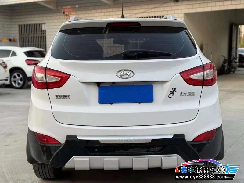 16年现代ix35轿车抵押车出售