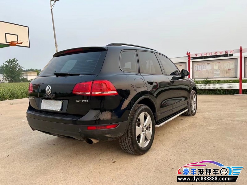 14年大众途锐轿车抵押车出售