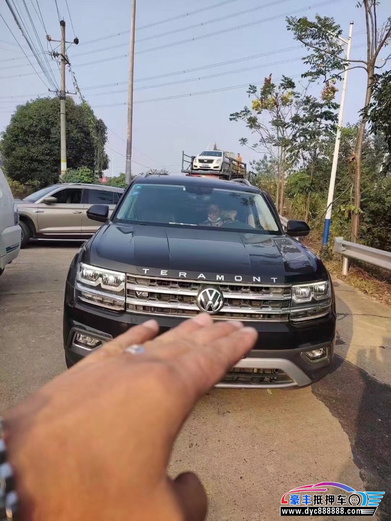 18年大众途昂轿车抵押车出售