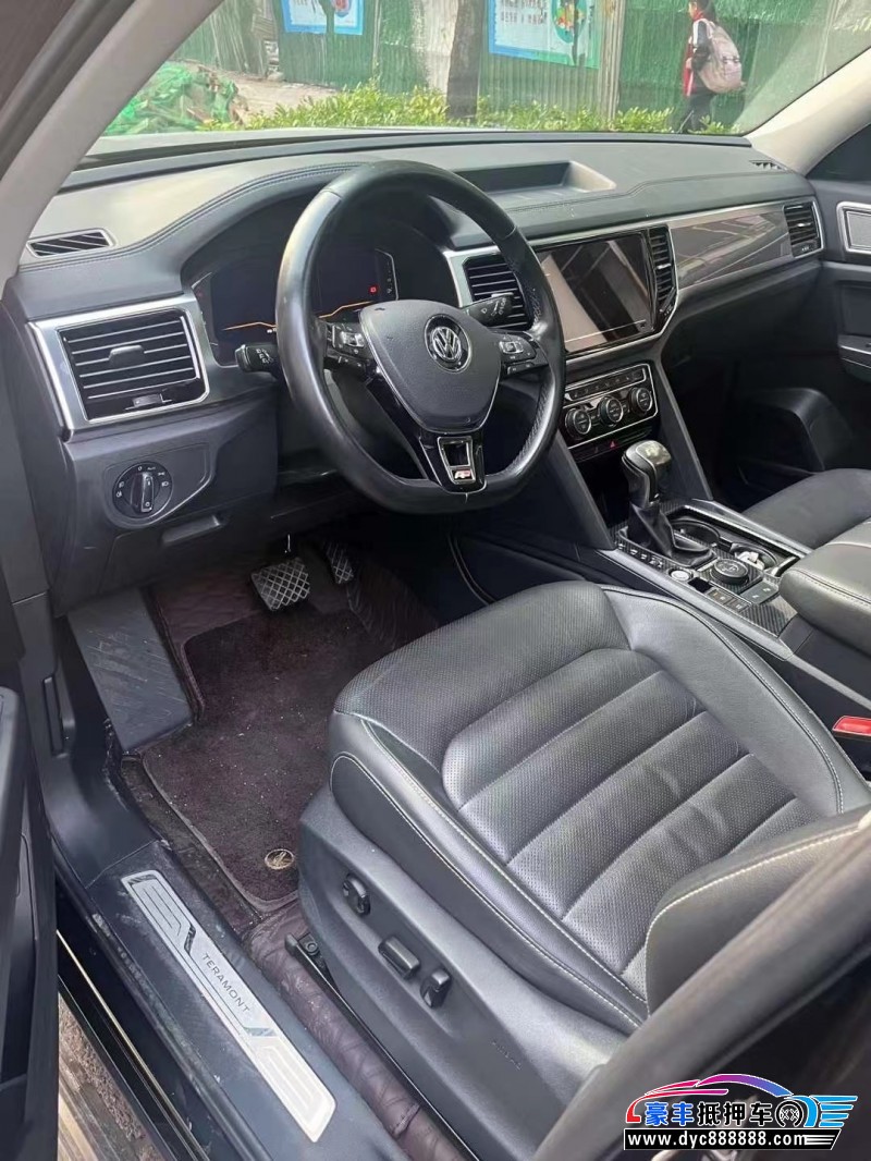 20年大众途昂轿车抵押车出售