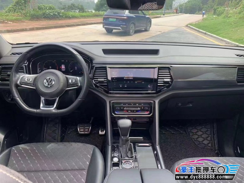 20年大众途昂轿车抵押车出售