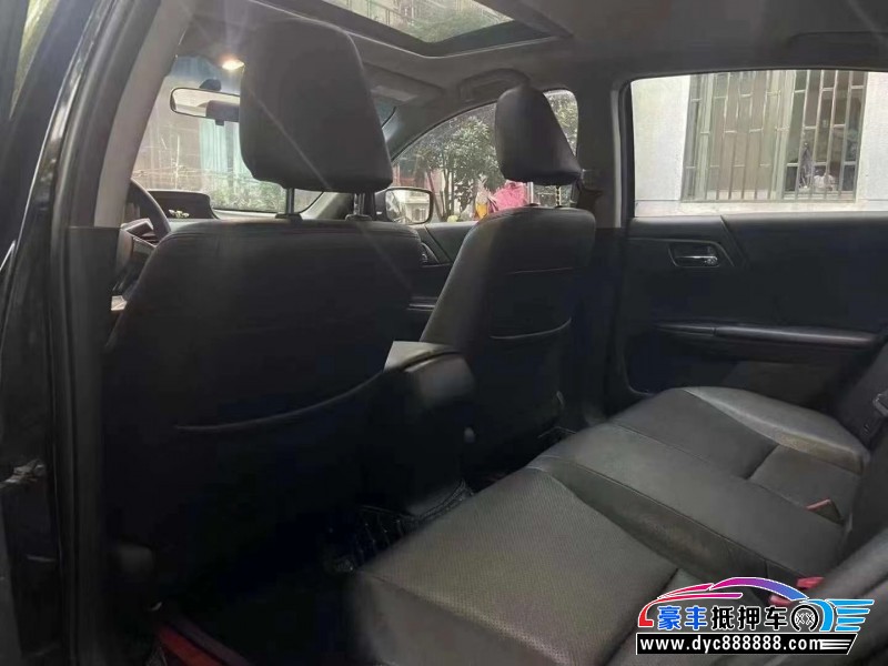 16年本田雅阁轿车抵押车出售