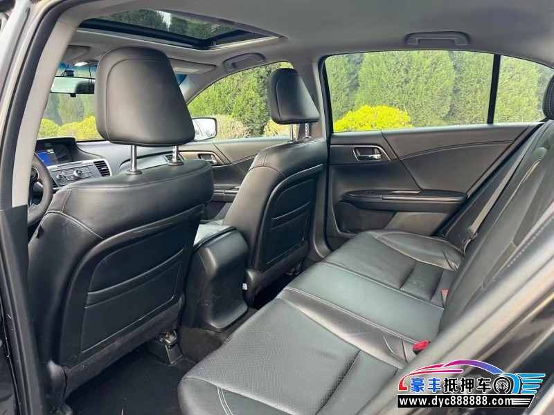 16年本田雅阁轿车抵押车出售