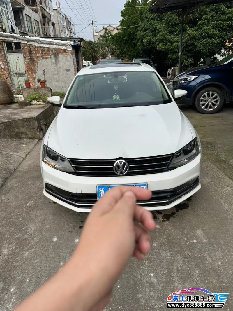 18年大众速腾轿车抵押车出售