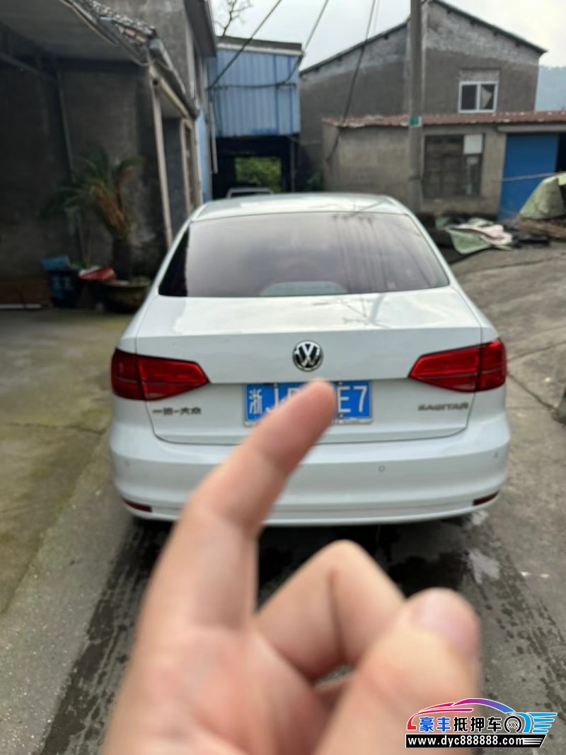 18年大众速腾轿车抵押车出售