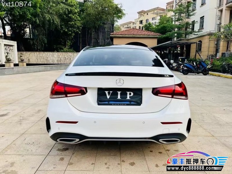 19年奔驰A轿车抵押车出售