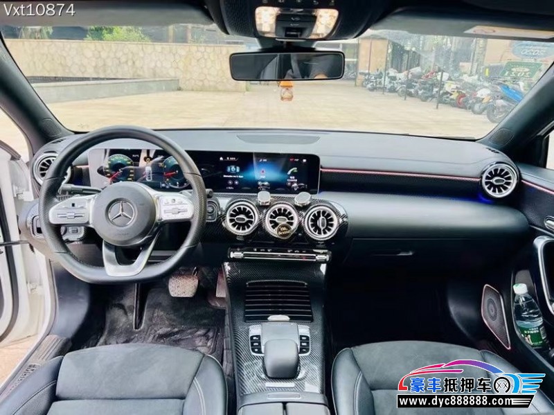 19年奔驰A轿车抵押车出售