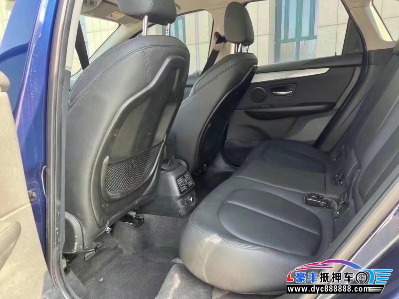 18年宝马2系轿车抵押车出售