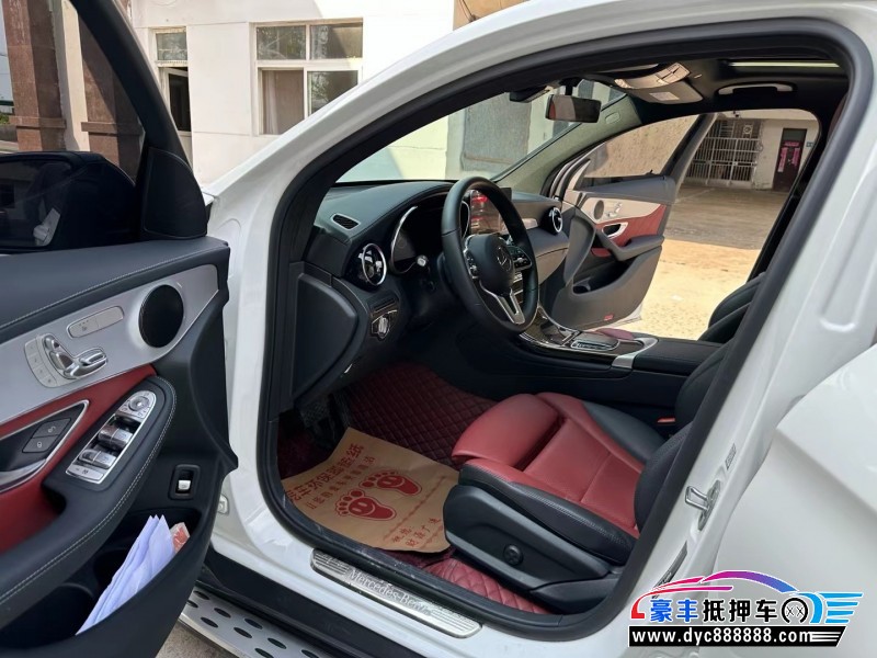 23年奔驰GLCSUV抵押车出售