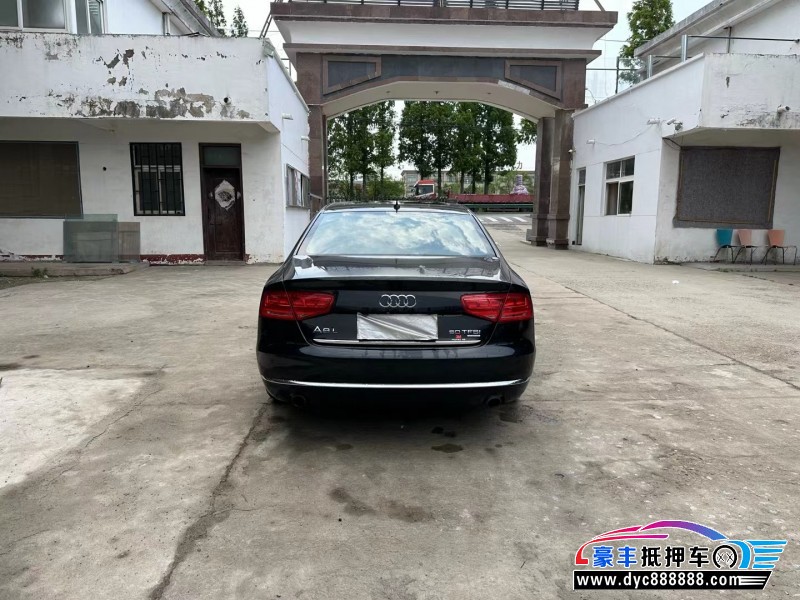 12年奥迪A8轿车抵押车出售