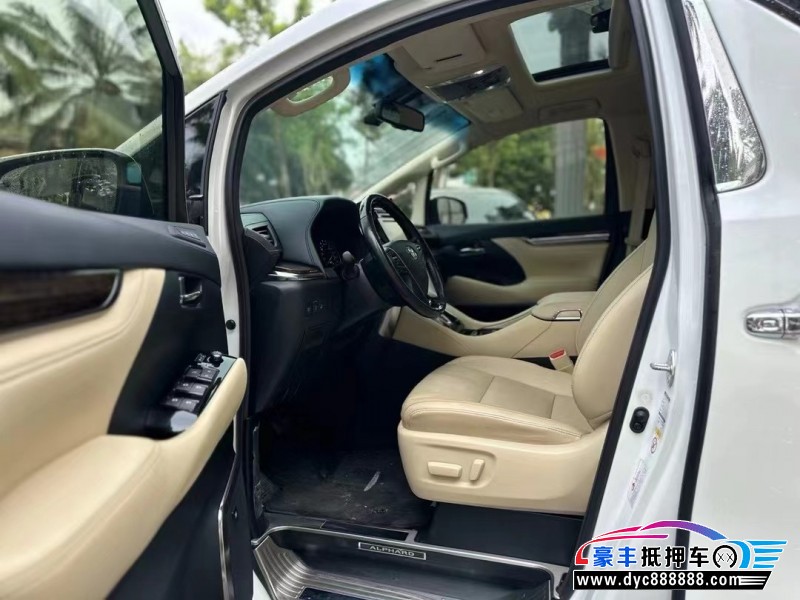 18年丰田埃尔法轿车抵押车出售