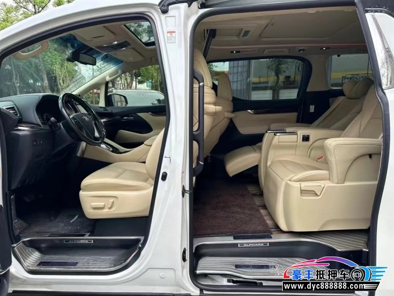 18年丰田埃尔法轿车抵押车出售