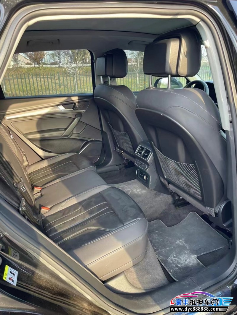 21年奥迪Q5轿车抵押车出售