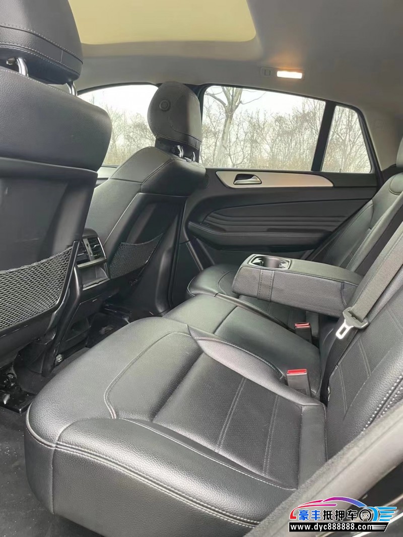 19年奔驰GLE轿车抵押车出售