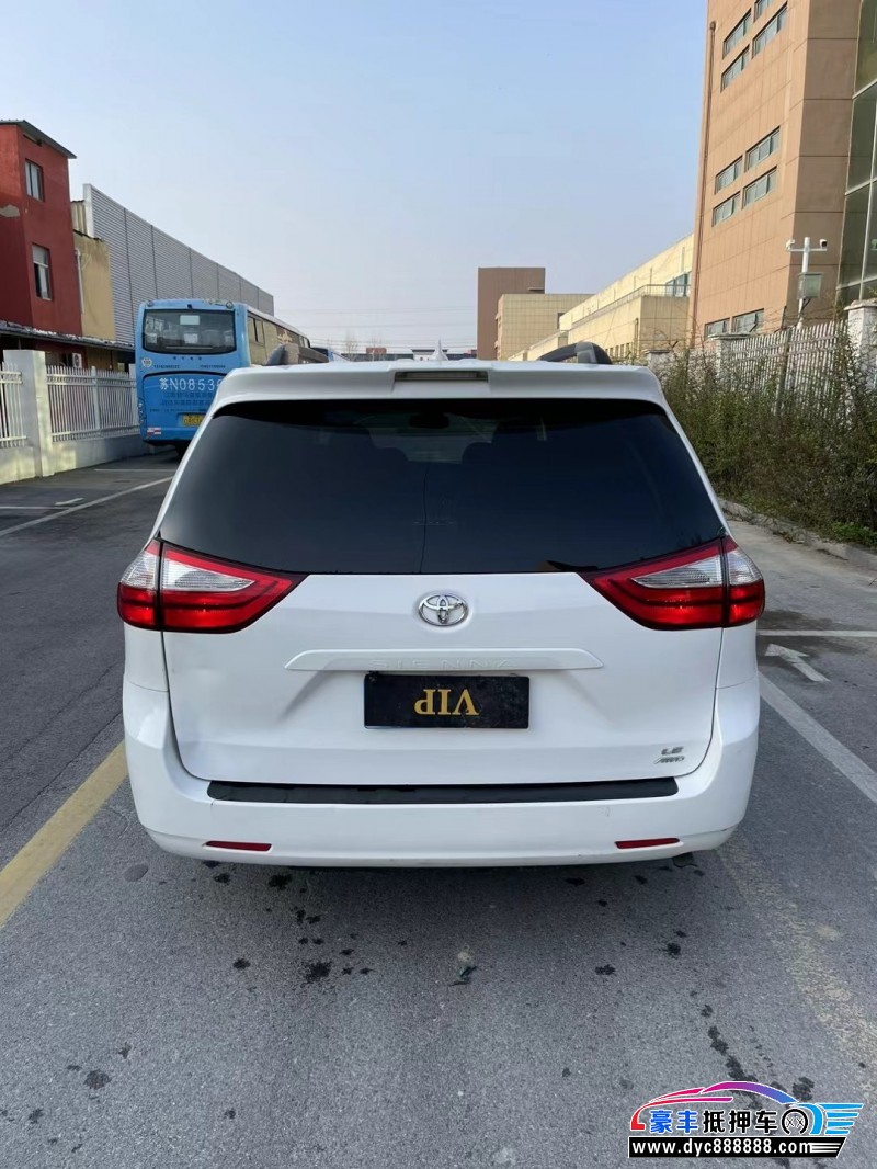 18年丰田塞纳轿车抵押车出售