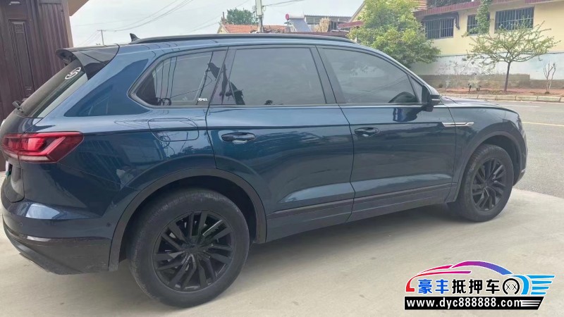 19年大众途锐轿车抵押车出售