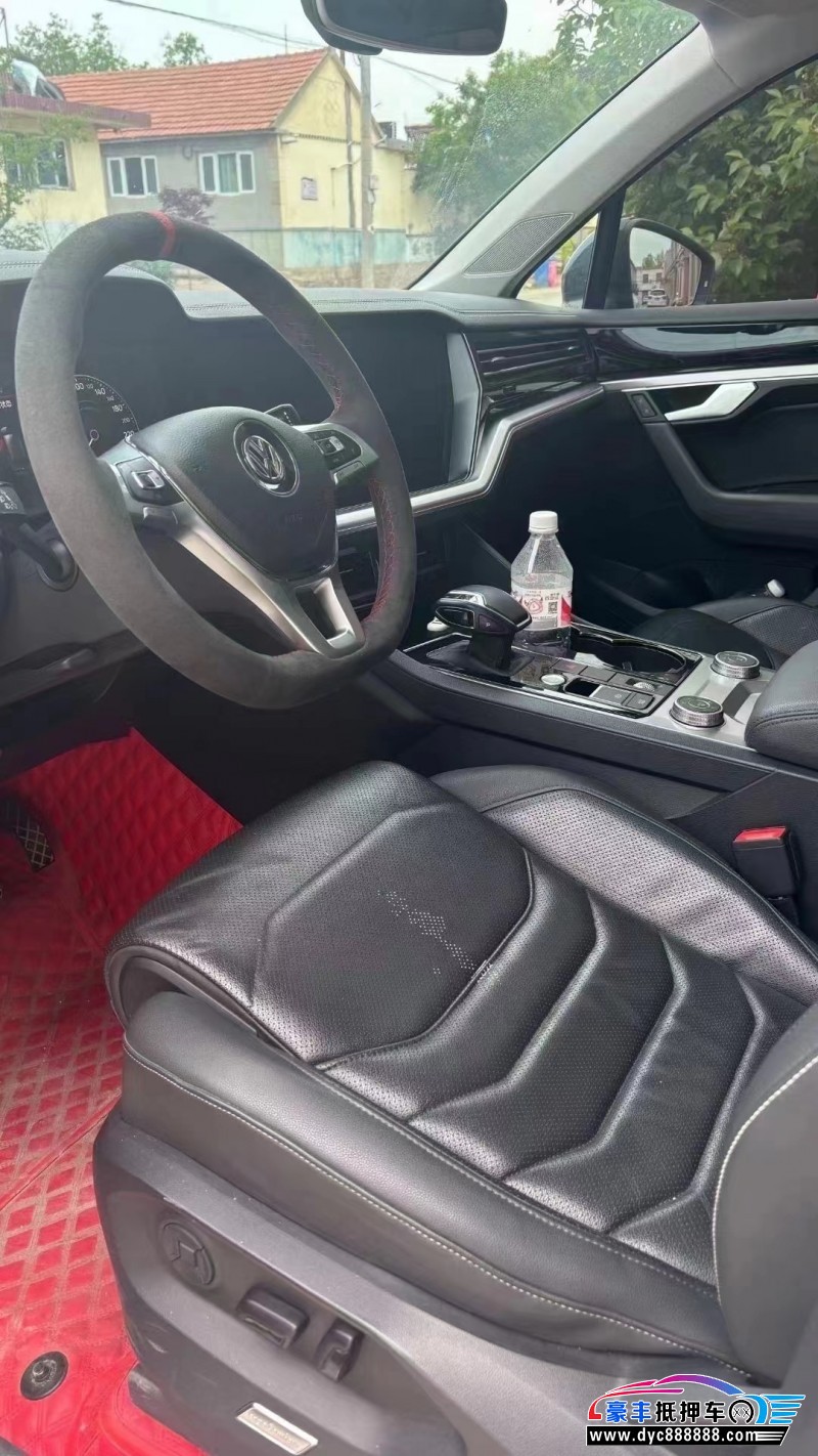 19年大众途锐轿车抵押车出售