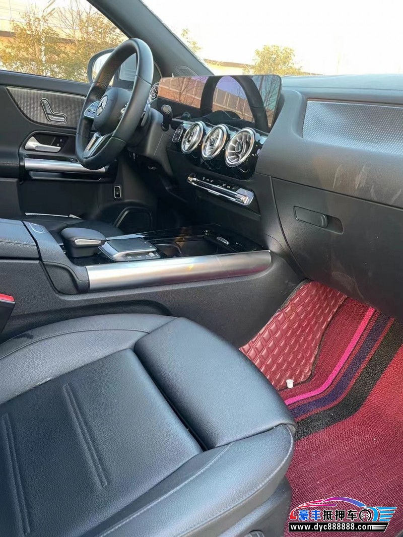 22年奔驰GLA轿车抵押车出售