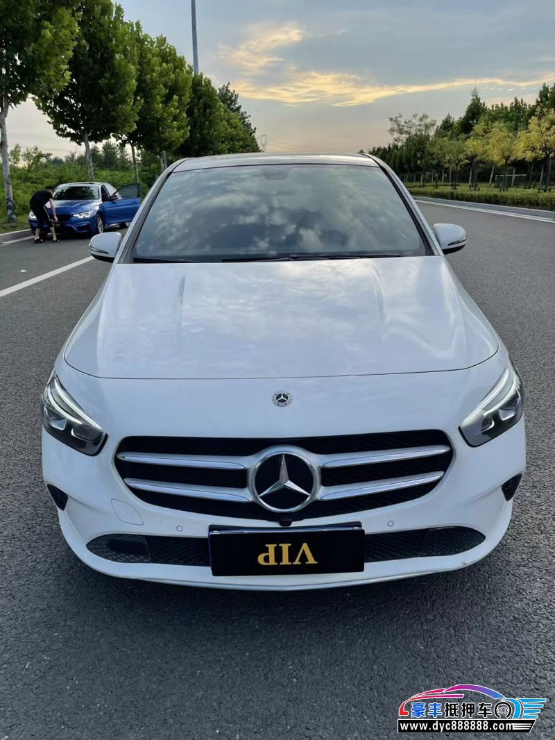 21年奔驰B轿车抵押车出售