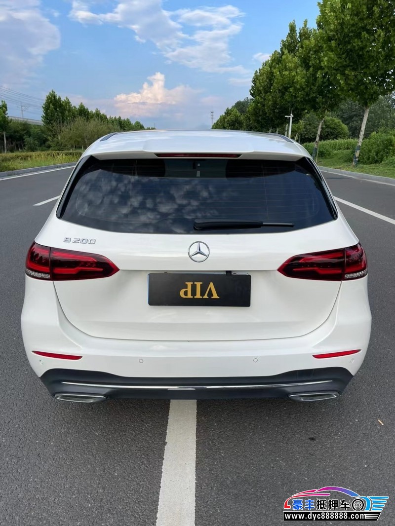 21年奔驰B轿车抵押车出售