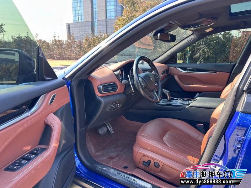 20年玛莎拉蒂莱万特轿车抵押车出售