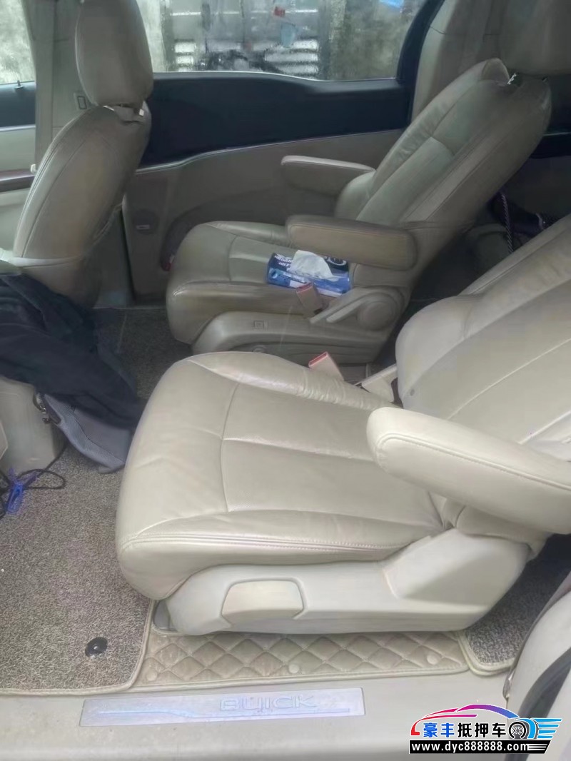 15年别克GL8轿车抵押车出售