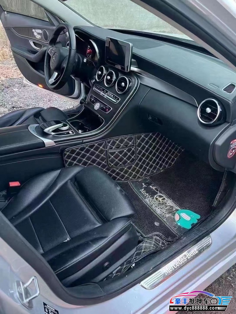 17年奔驰C轿车抵押车出售