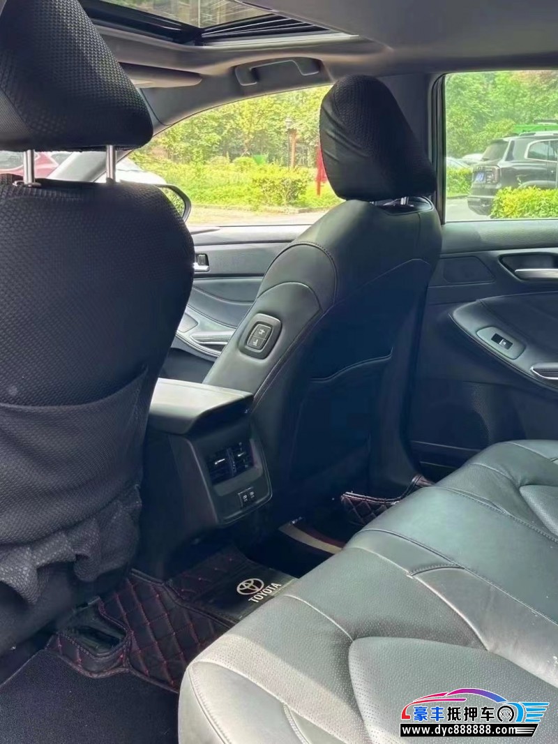 20年丰田亚洲龙轿车抵押车出售