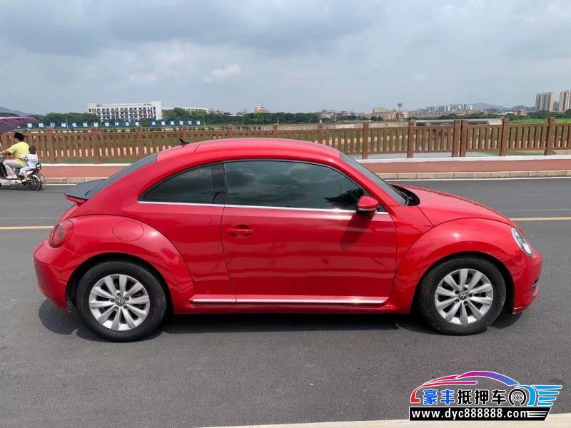 13年大众甲壳虫轿车抵押车出售