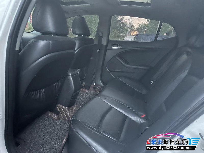 14年起亚K5轿车抵押车出售