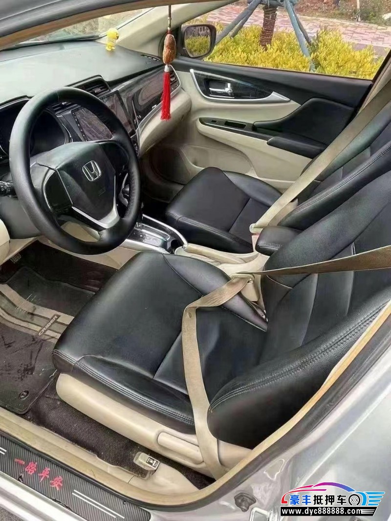 13年本田凌派轿车抵押车出售