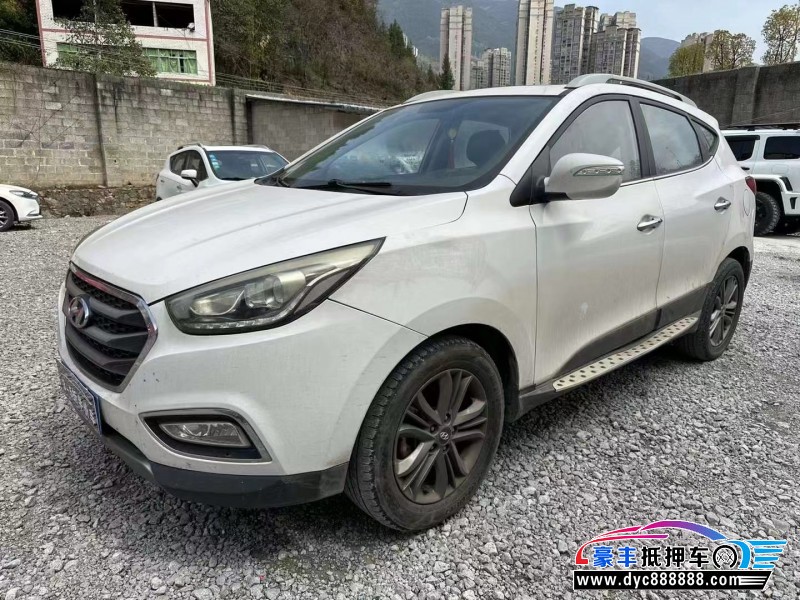 16年现代ix35轿车抵押车出售